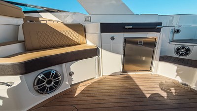 BLONDIE 7 Stbd cockpit