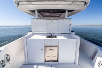 MINI MAHANA 7 MINI MAHANA 2018 AXOPAR 37 Suntop Motor Yacht Yacht MLS #458286 7