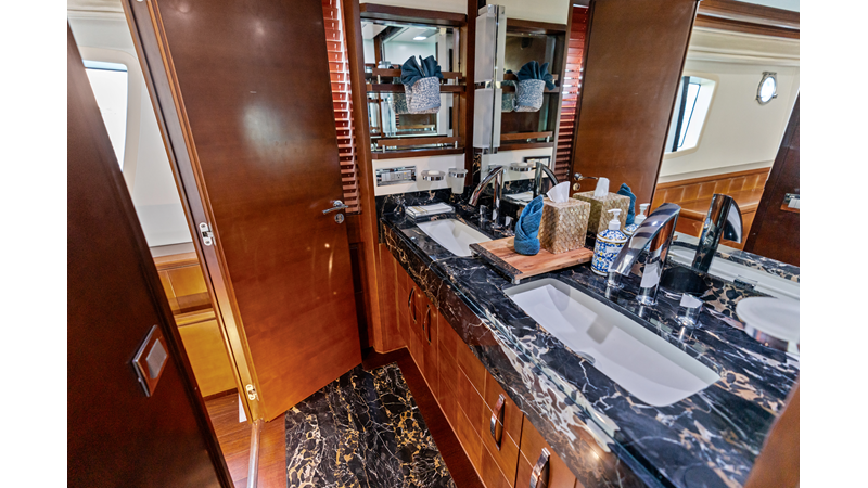 KNOT WOKE - Yacht for sale