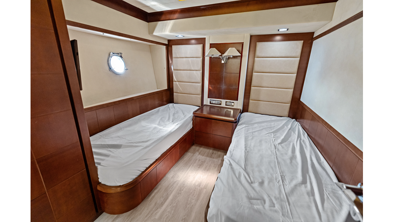 KNOT WOKE - Yacht for sale