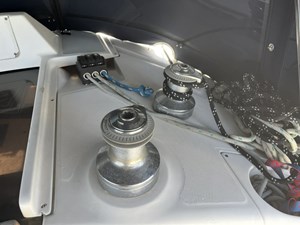 STARDUST 24 Stbd winches