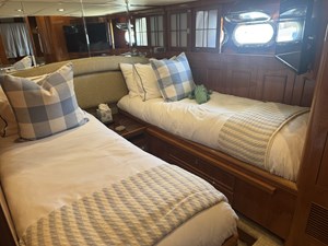 RAYS 6 Portside twin cabin