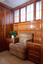 RAYS 19 Master Cabin Portside Seat