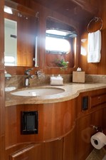 RAYS 22 Twin Cabin Head