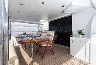 RAYS 39 Aft Deck