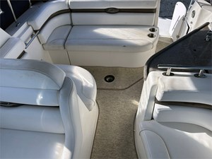 28' Rinker 2011 280 10 