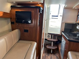 28' Rinker 2011 280 18 