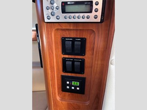 28' Rinker 2011 280 21 