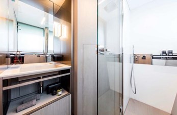 Ferretti Yachts 850 9 