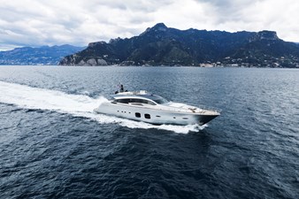 GRACE 1 Pershing108cruising
