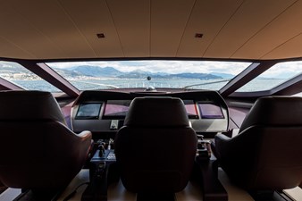 GRACE 29 Pershing108bridge