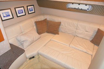WINE DOWN 21 Mid-cabin berth