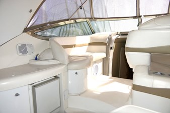 WINE DOWN 31 Cockpit Port Fwd