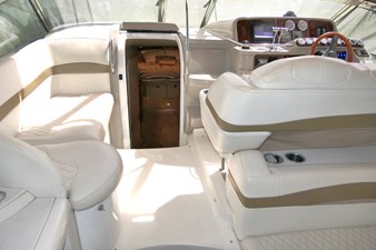 WINE DOWN 33 Cockpit Fwd