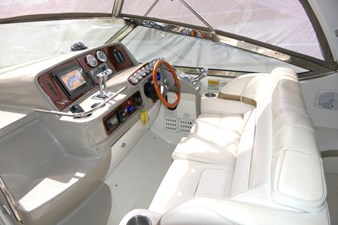 WINE DOWN 35 Cockpit Helm Seat