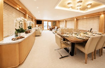 FAVOR 6 005 Main Deck Salon