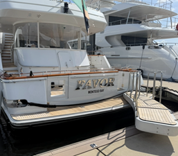 FAVOR 56 055 AFT VIEW 