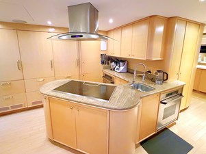 FAVOR 14 014 MAIN DECK GALLEY