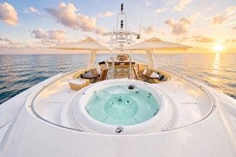 FAVOR 53 055 Flybridge - Jacuzzi