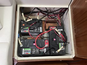 LIBERTY 38 Batteries