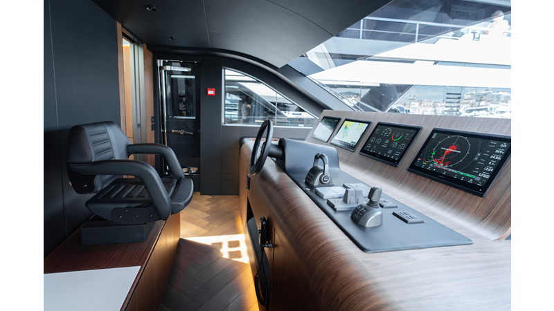 X90 FAST - Yacht zu verkaufen