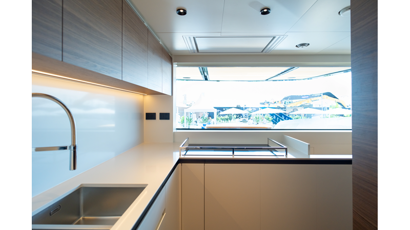 X90 FAST - Yacht zu verkaufen