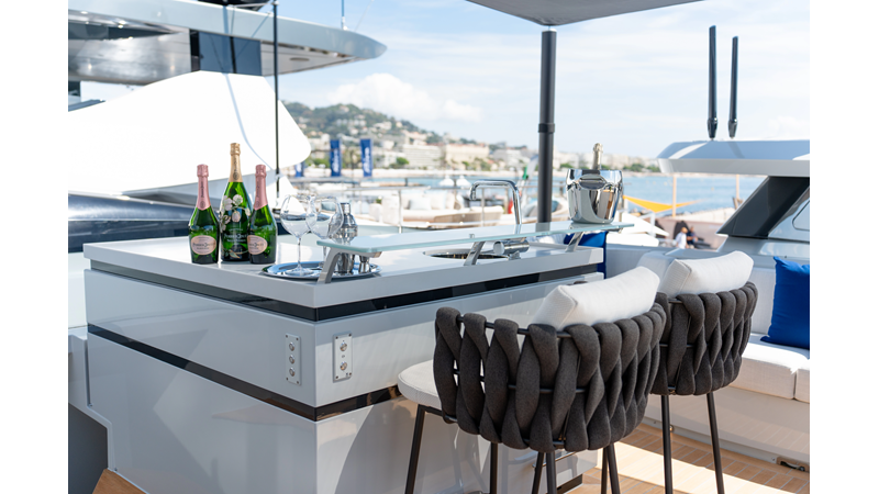 X90 FAST - Yacht zu verkaufen