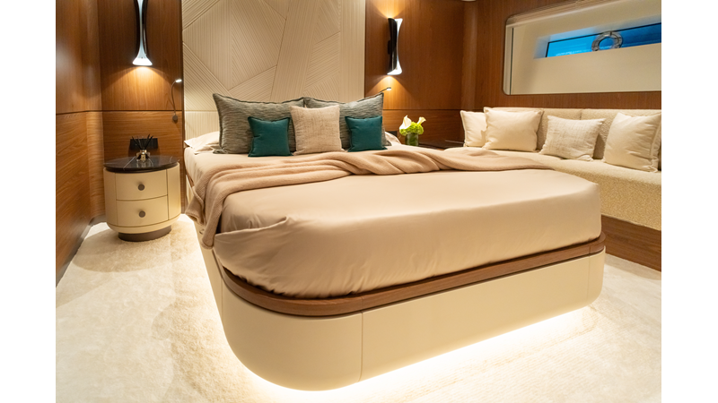 X90 FAST - Yacht zu verkaufen