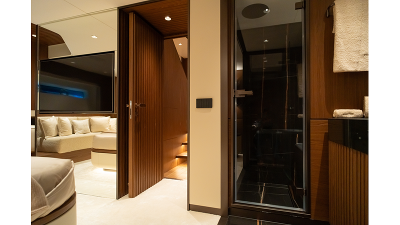X90 FAST - Yacht zu verkaufen