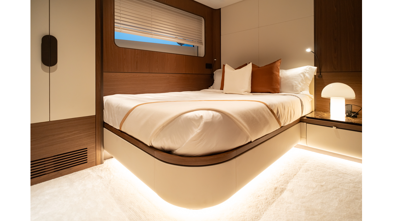 X90 FAST - Yacht zu verkaufen