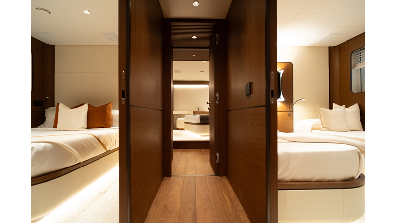 X90 FAST - Yacht zu verkaufen
