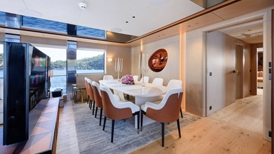 LADY LUNA 23 1774862505735_large_4987085_processed