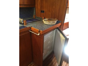 BAJAVENTO 32 Galley refrigeration