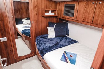 BAJAVENTO 52 Captain's berth