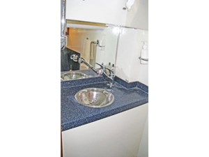 BAJAVENTO 54 Captain's vanity