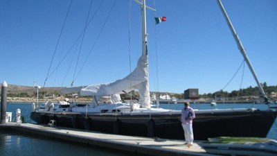 BAJAVENTO 127 At dock