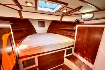 SANTORINI 18 Forward Quarters