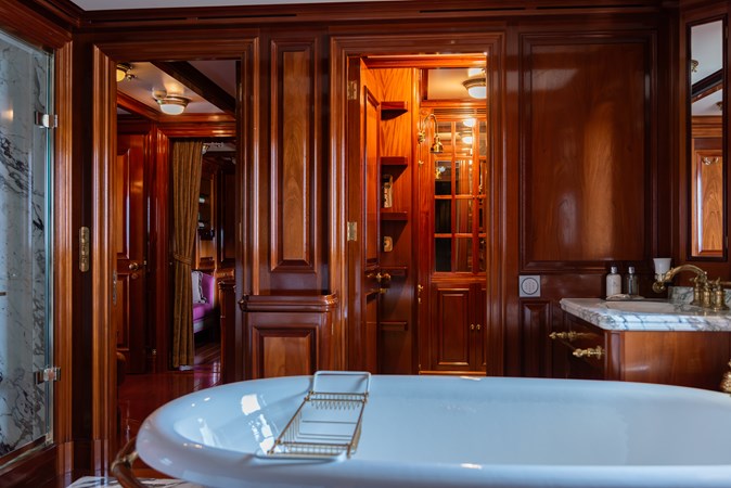 STEEL - Yacht zu verkaufen