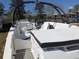 23' Sea Ray 2019 230 SPX 4 
