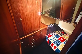 42 ft 1995 Ocean Yachts 42 sportsfish 28 