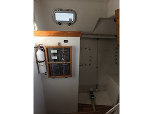 SLIP AWEIGH 32 Electrical