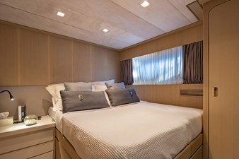 SUMMER FUN 39 Convertible Twin Stateroom 