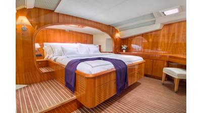 2010 Privilege 745 43 