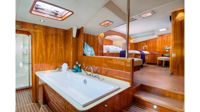 2010 Privilege 745 45 