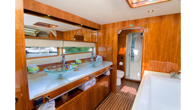 2010 Privilege 745 48 