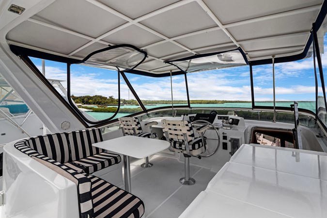 Flybridge with Top and Enclosure