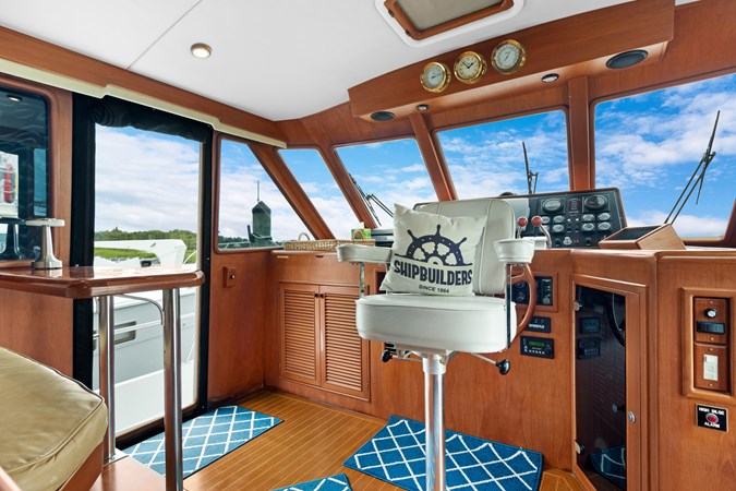 Pilothouse with open side deck door
