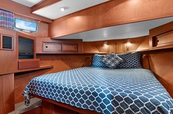 INDIGO 29 Guest stateroom forward
