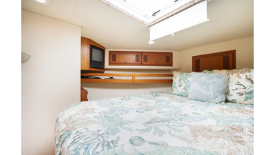 2000 Cabo 45 Express 3 