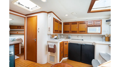 2000 Cabo 45 Express 8 